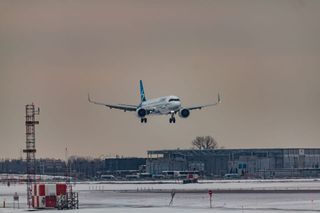 Commercial aircraft on approach, representing UK and Ireland airline pilot selection pathways